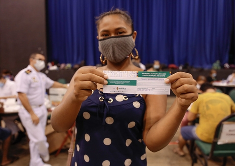 Mutirão de vacinação contra a covid-19 continua neste domingo em Manaus