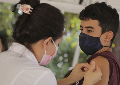 Covid-19: Brasil tem menor média móvel de vítimas desde abril de 2020