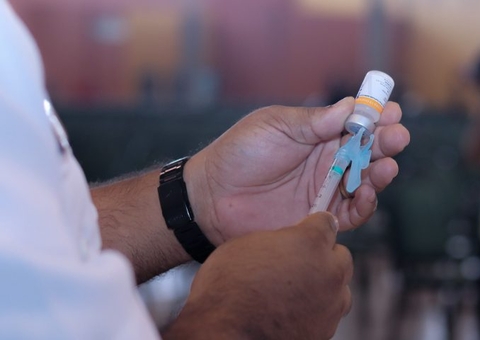 Vacinação contra Covid-19 terá 40 pontos de atendimento até sexta em Manaus