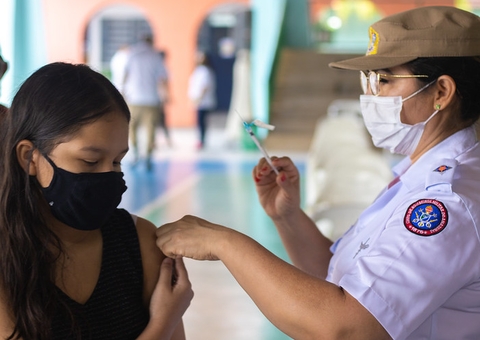 Veja quais postos de vacinação funcionam nesta segunda em Manaus