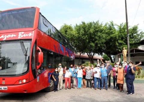 Idosos da Fundação Dr. Thomas e Parque do Idoso fazem passeio turístico