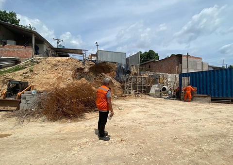Defesa Civil interdita obra onde uma pessoa ficou soterrada em Manaus