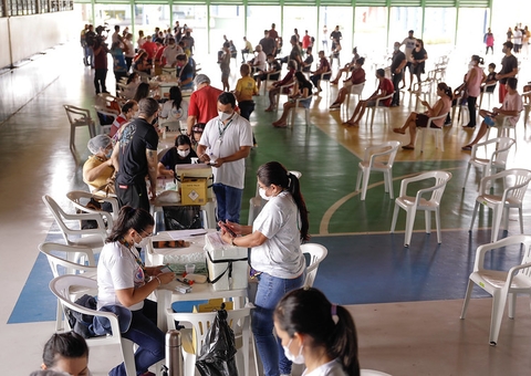 Postos de vacinação contra a covid-19 reabrem nesta quarta-feira em Manaus