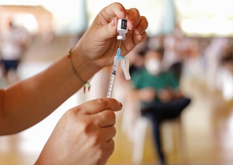 Mais de 106 mil pessoas deixaram de tomar 1ª dose de vacina contra Covid-19 em Manaus