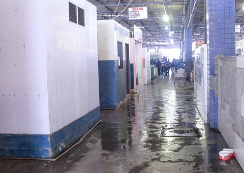 Feira do Santo Antônio será revitalizada após ficar alagada durante forte chuva em Manaus