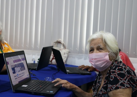 Parque do Idoso comemora 19 anos em Manaus com gincana e karaokê 