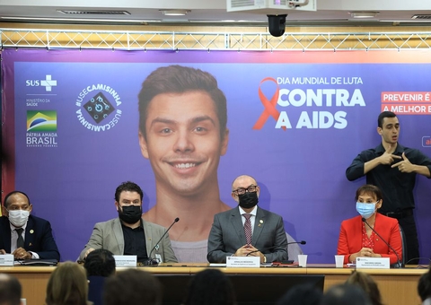 Brasil tem 694 mil pessoas em tratamento contra HIV