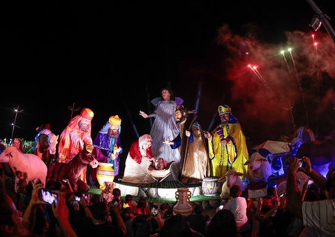 Com 35 metros em movimento, maior presépio natalino é inaugurado em Manaus