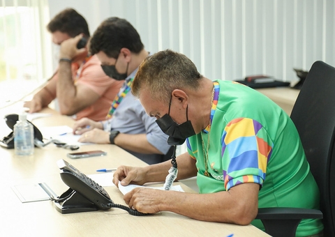 Servidores são convocados para buscar faltosos de vacina da covid em Manaus