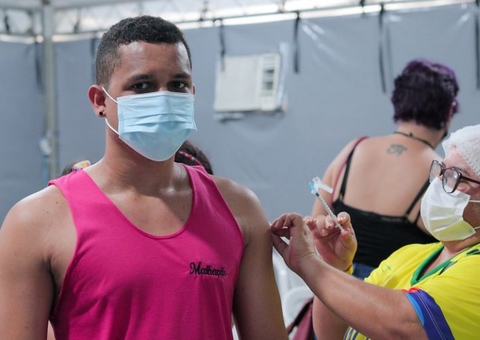 Vacinação contra Covid-19 segue neste sábado em 23 pontos espalhados em Manaus