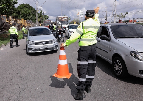 Mais de 30 veículos são notificados em operação em Manaus