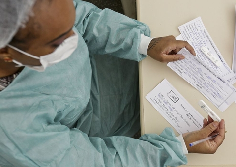 Saiba o teste apropriado para detectar se está, ou esteve, com covid