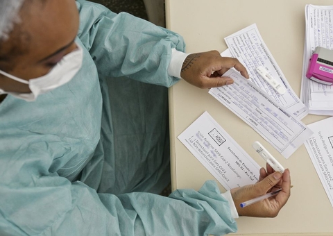 Brasil chega a 28,7 milhões de casos de covid-19 e 649,3 mil mortes