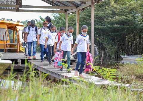 Escolas da zona ribeirinha de Manaus iniciam as aulas