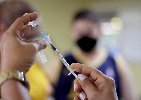 Manaus tem mais de 258 mil atrasados com 2ª dose de vacina contra Covid-19