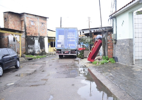 Manaus oferece coleta agendada e gratuita para descarte de objetos grandes