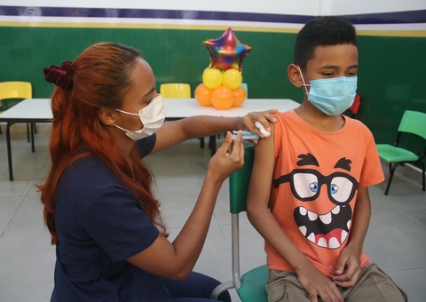 Transporte será fornecido para vacinação de alunos da Semed de 5 a 11 anos neste sábado em Manaus