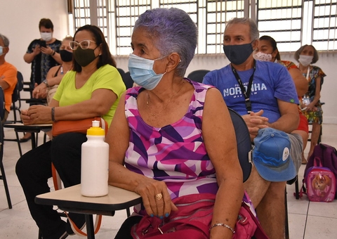 Oficina ‘Exercitando a Memória’ é oferecida no parque do Idoso em Manaus
