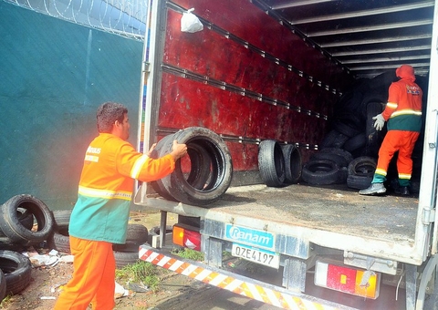 Semulsp alerta população para descarte correto de pneus em Manaus