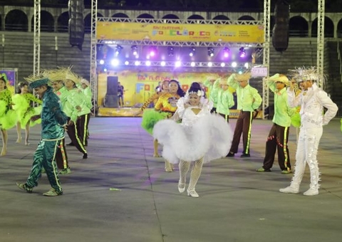 Festival Folclórico do Amazonas exalta cultura popular no 6º dia de apresentações