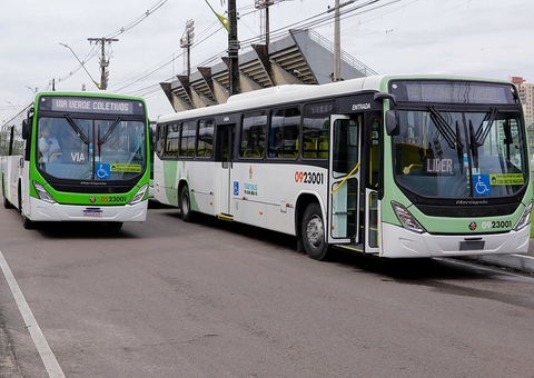 Prefeitura vistoria novos ônibus que entram para frota na próxima segunda em Manaus