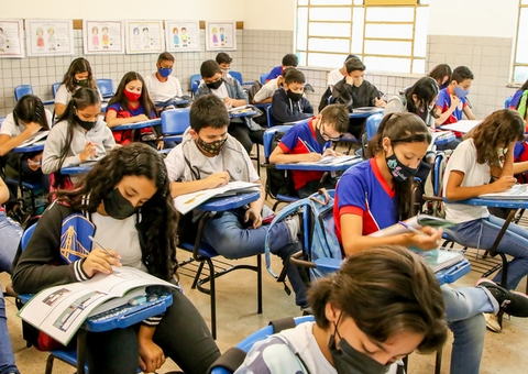 Prefeitura divulga selecionados para assistentes voluntários de alfabetização em Manaus