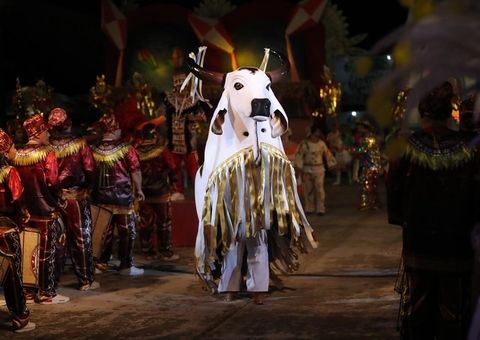 Com apresentação de bumbás, chega ao fim 64° Festival Folclórico do Amazonas