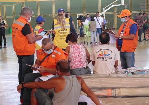 Sobe para 17 o número de famílias atingidas por mega incêndio em Manaus