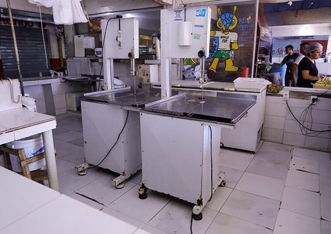 Feirantes vão receber equipamentos novos com reforma de feira em Manaus