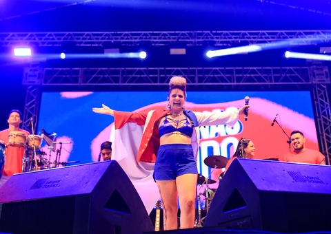 Márcia Novo e Gang do Forró agitam público no palco do Passo a Paço em Manaus