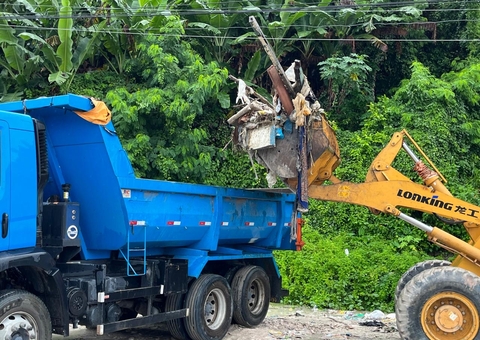 Mais de 10 lixeiras clandestinas são desarticuladas em Manaus