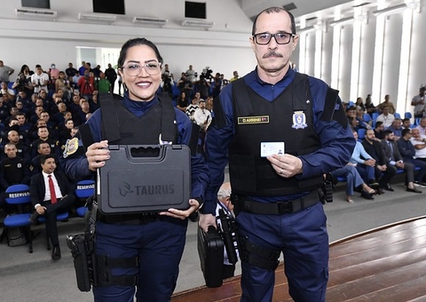 Nova Guarda Municipal recebe armamento letal em Manaus