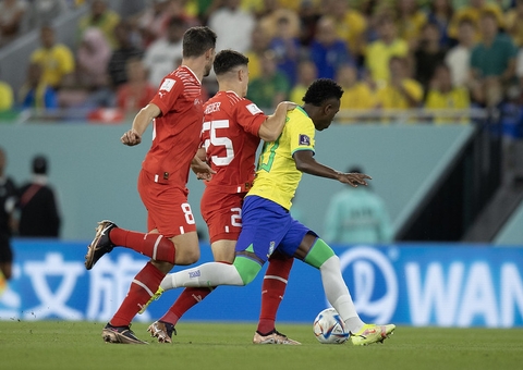 Brasil e Suíça termina primeiro tempo morno e fica no 0 a 0