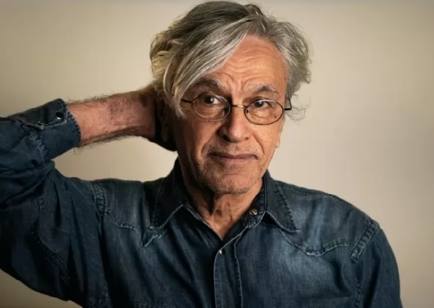 Caetano Veloso adia turnê após testar positivo para Covid-19