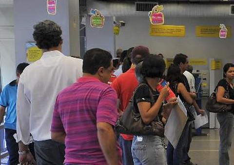 Agências bancárias fecham mais cedo devido ao jogo do Brasil; confira