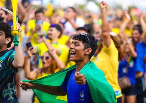 Torcedores fazem festa em Manaus com vitória do Brasil na Copa do Mundo
