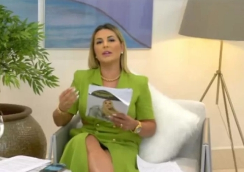 Após desistir de A Fazenda, Deolane detona Galisteu durante live