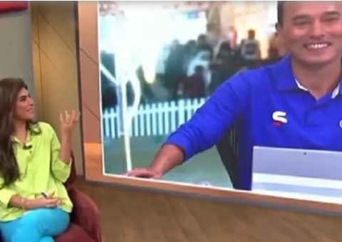 André Rizek se emociona ao participar do 'Estúdio i', comandado pela esposa Andréia Sadi