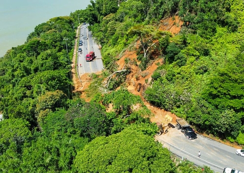 Lula visita áreas atingidas por temporais no litoral norte de São Paulo