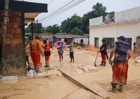 Manaus registra mais de 70 ocorrências na Central 199 por conta das fortes chuvas