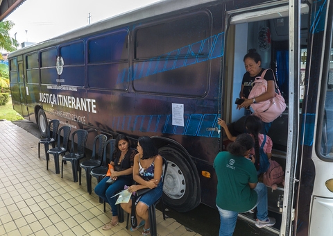 Unidade Móvel de Justiça oferta serviços gratuitos de pensão, divórcio e outros em Manaus