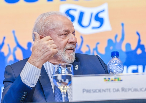 Lula vai a hospital para tratar problema no quadril