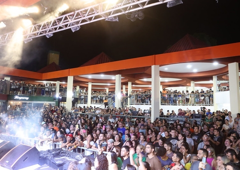 Tom Cleber é atração deste domingo da Casa de Praia, em Manaus