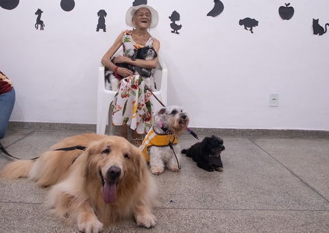 Manaus retoma o projeto ‘Terapia Assistida por Animais’ para idosos