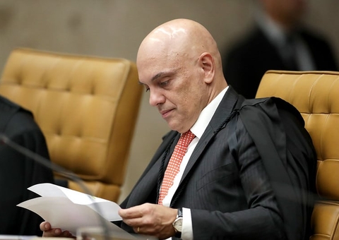 Moraes pede mais tempo para julgamento sobre tentativa de golpe