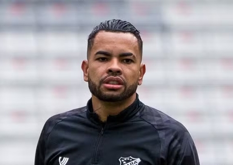 Dentinho, ex-Corinthians, assina até o fim de 2024 com o Amazonas