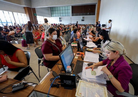 Enfermeiros deixam de ser terceirizados e comemoram contratação direta no Amazonas