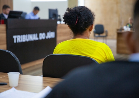 Casal que estrangulou mulher com fio dentro de carro é condenado em Manaus