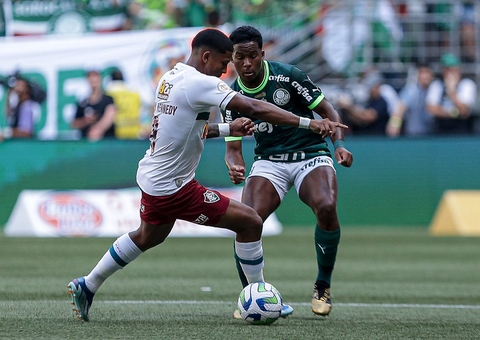 Palmeiras vence time misto do Fluminense e fica perto do título do Brasileirão