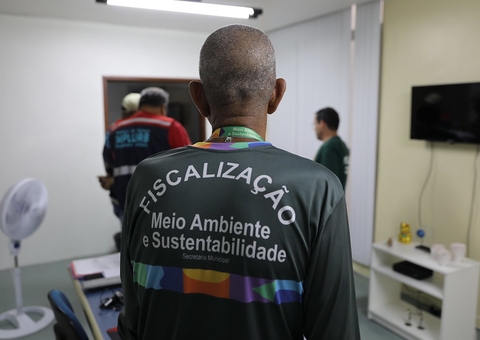 Empresas são multadas por poluição visual e ausência de alvará em Manaus